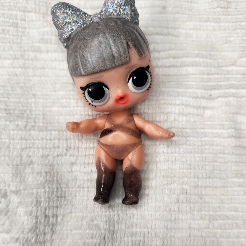 LOL Surprise Dolls Bae Wheels, Queen Selfie,  Hair Vibes, Lights Glitter, Mini